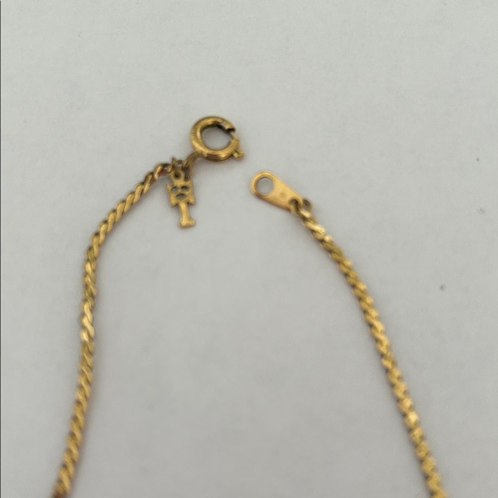 Gold Shell Necklace - Picture 3 of 3
